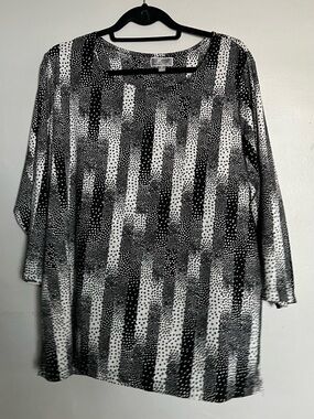 JM Collection Plus Size Black White Abstract Top 1X